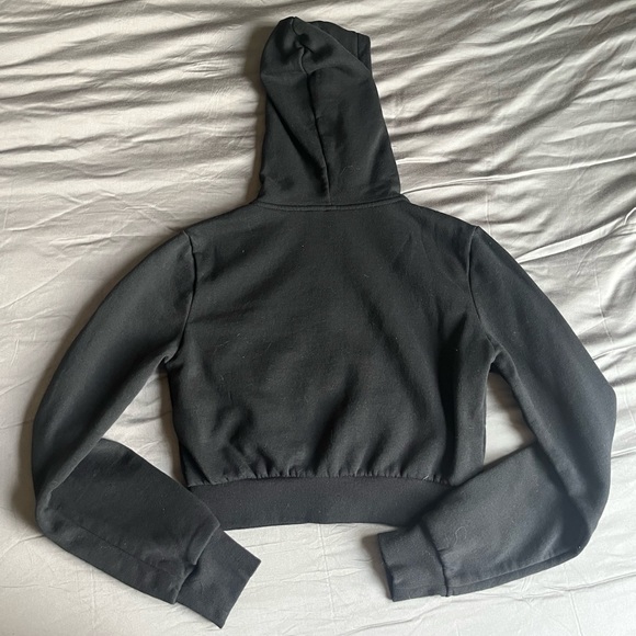 Black H&M Cropped Zip-Up - Picture 2 of 2